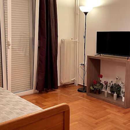 Lovely 1 Bedroom Apartment In Ateny Zewnętrze zdjęcie