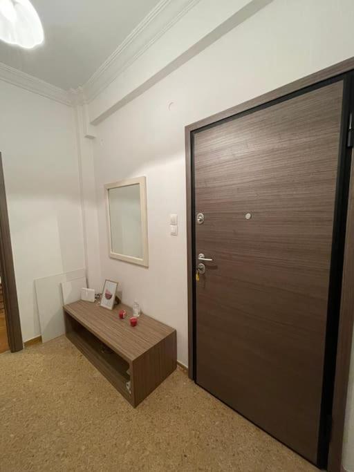 Lovely 1 Bedroom Apartment In Ateny Zewnętrze zdjęcie