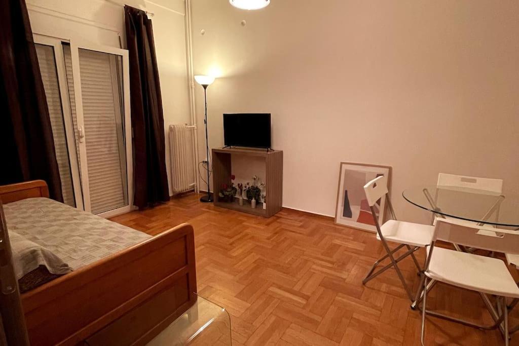 Lovely 1 Bedroom Apartment In Ateny Zewnętrze zdjęcie